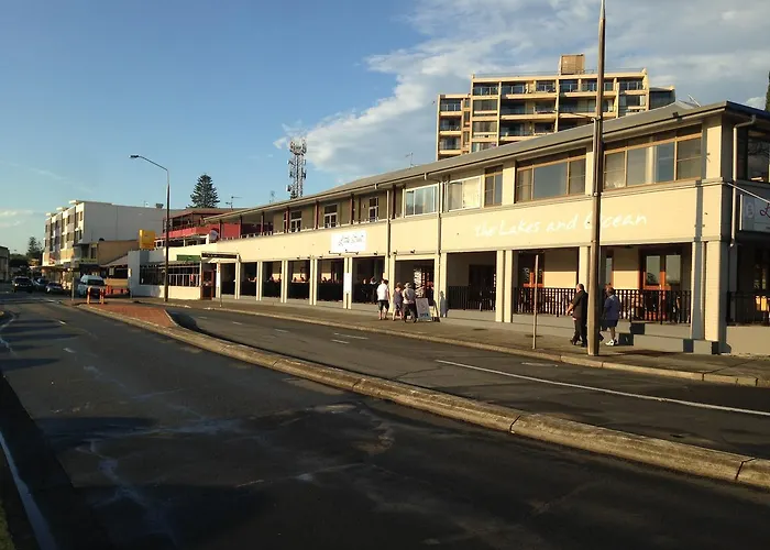 Lakes And Ocean Hotel Forster