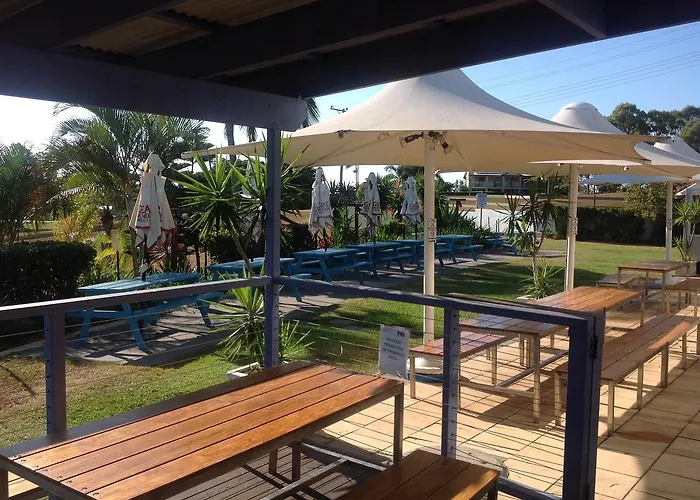 Tannum Sands Hotel / Motel