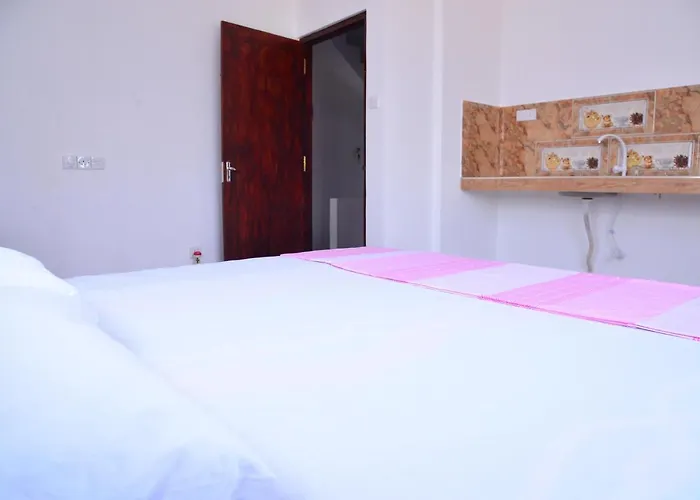 Roshan'S Guest House