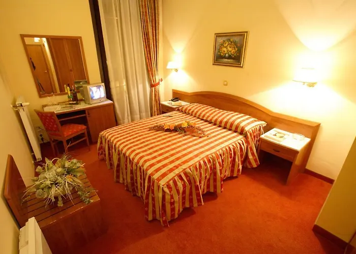 Hotel Dinara
