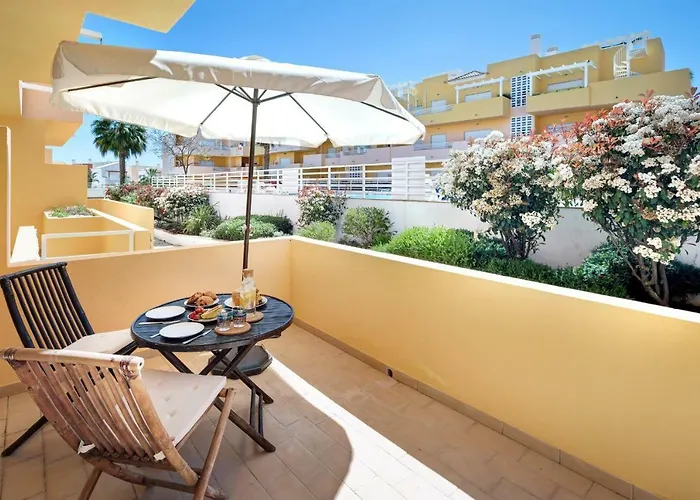 Vilas com Piscina Privada em Cabanas De Tavira