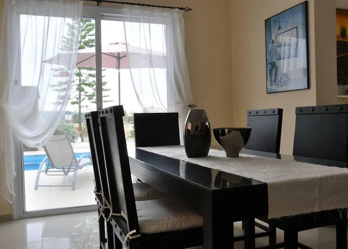 Villa Olivia, Coral Bay