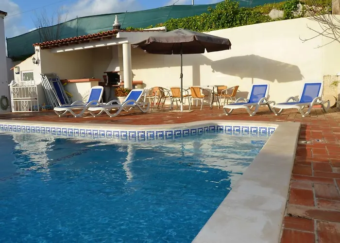 Vilas com Piscina Privada em Armação de Pêra