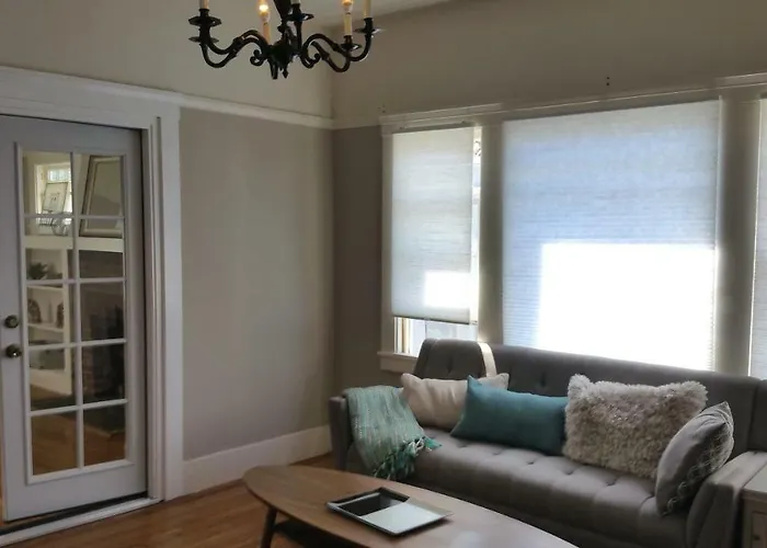 Oakland Family villas