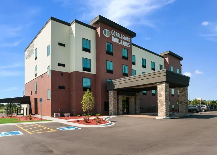Neenah Hotels