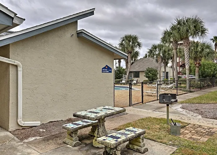 Convenient Pcb Condo W/ Pool Access: Walk To Beach