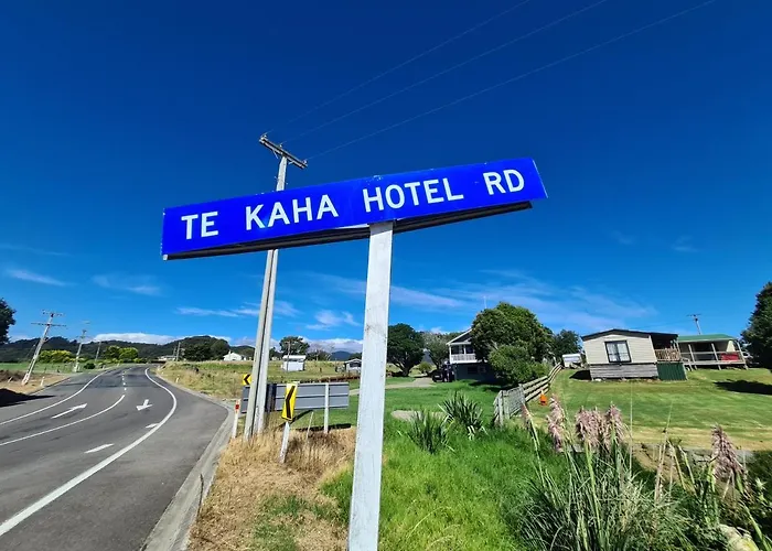 Te Kaha Beach Hotel