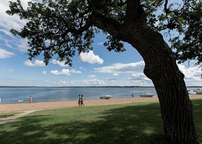 Detroit Lakes Hotels